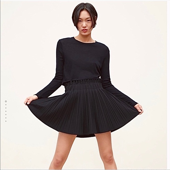 Zara Dresses & Skirts - Zara black pleated paper bag waist mini skirt sz S